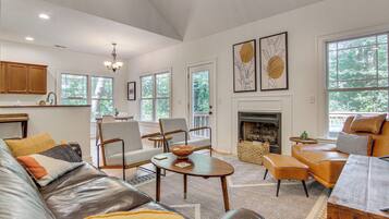 House (4 Bedrooms) | Front of property