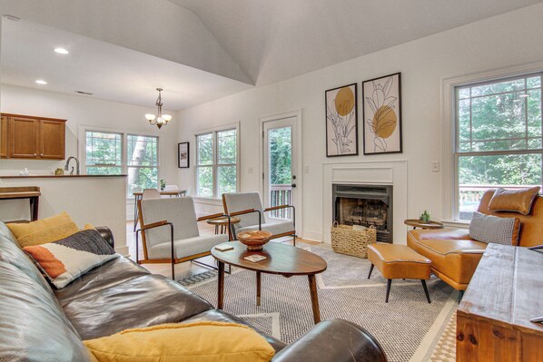 House (4 Bedrooms) | Front of property - Black Mountain Hideaway w/ Hot Tub & Pool Table! (Black Mountain)