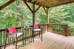 House (4 Bedrooms) | Interior - Black Mountain Hideaway w/ Hot Tub & Pool Table! (Black Mountain)