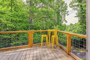 House (2 Bedrooms) | Interior - Renovated Franklin Home w/ Mountain-view Deck! (Franklin)