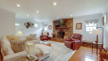 House (5 Bedrooms) | Interior