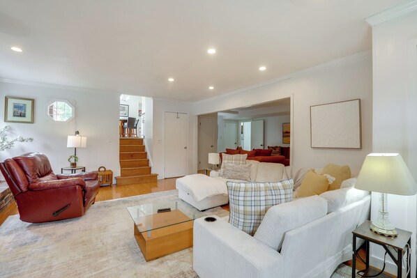 House (5 Bedrooms) | Interior - Somerset Home w/ Large Yard Near Parks & Trails (Somerset)