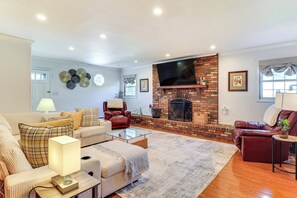 House (5 Bedrooms) | Interior