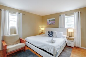House (5 Bedrooms) | Interior - Somerset Home w/ Large Yard Near Parks & Trails (Somerset)