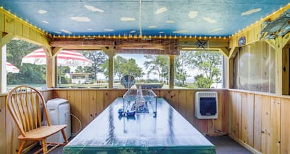 Maryland Retreat: Walk to Bay, Beach & Boat Ramp!