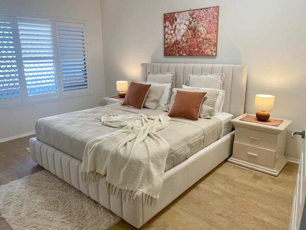 4 Schlafzimmer, Schreibtisch, kostenloses WLAN, Bettwäsche