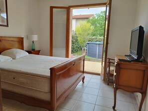 2 bedrooms, iron/ironing board - St Cyprien air-conditioned house with private pool (Saint-Cyprien)