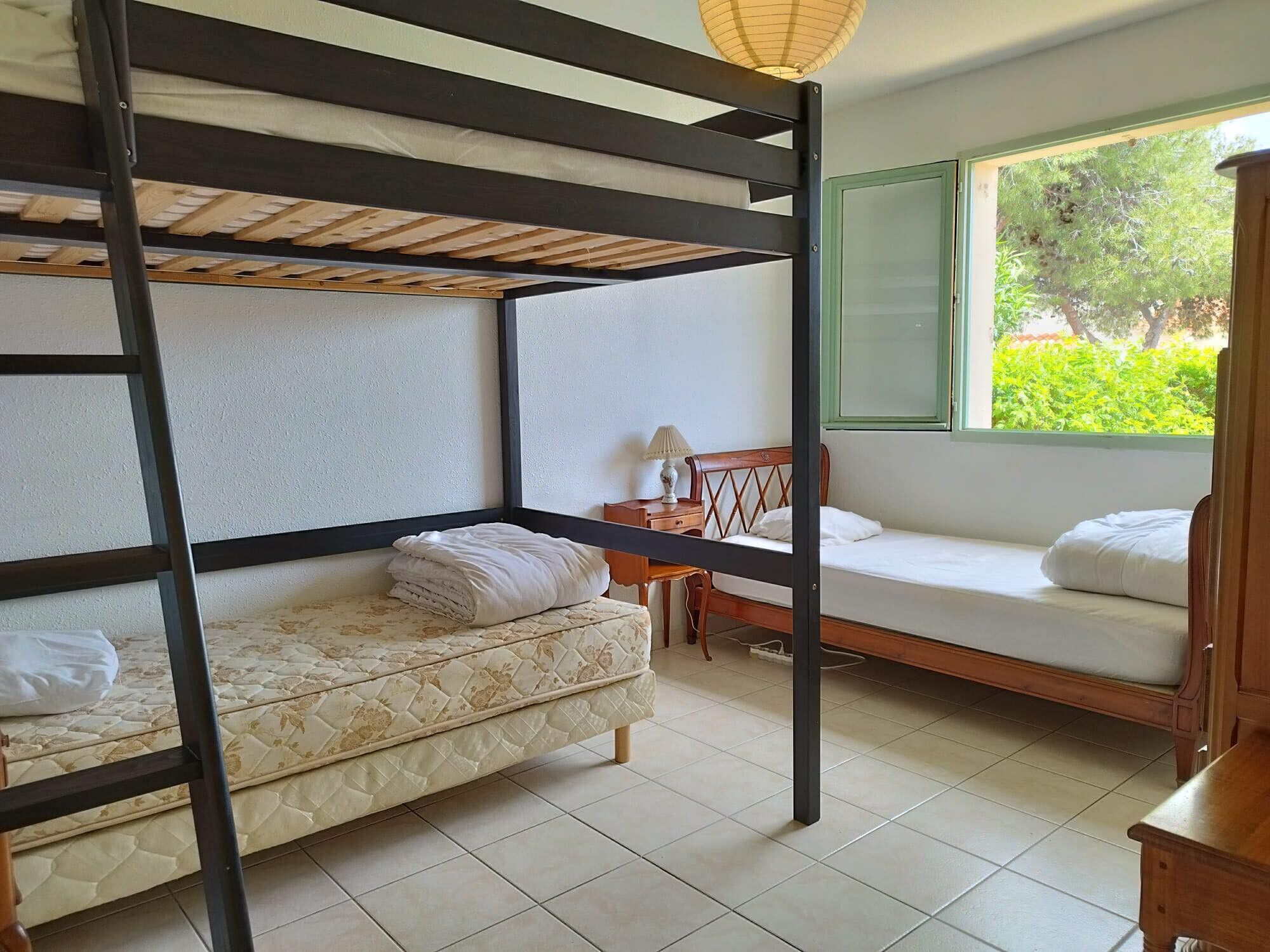 2 bedrooms, iron/ironing board