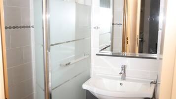 Een douche, een haardroger