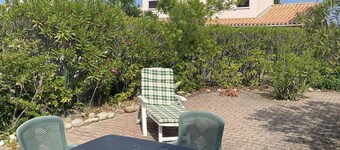 St Cyprien - Unique ground-floor apartment near the beach
