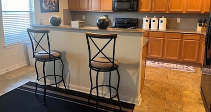 Comfortable 4-bedroom house in Cypress