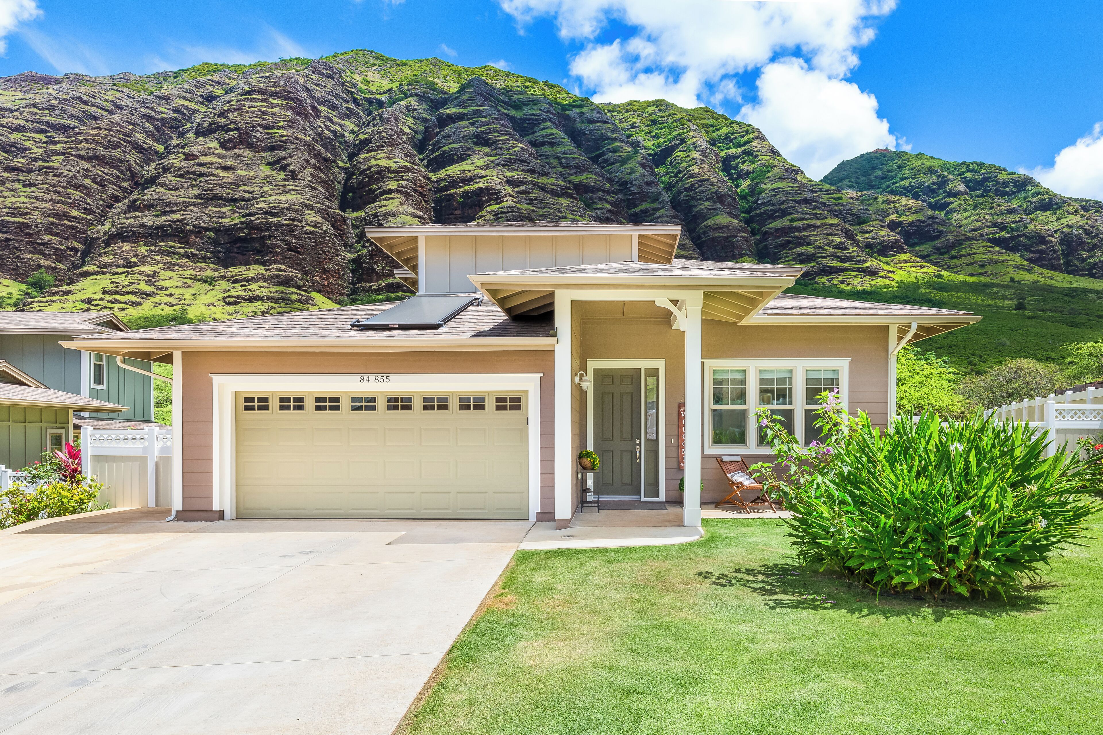 Ocean Views Exclusive Gated Home in Makaha Valley Near Golf Course & Beach
