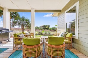 House (4 Bedrooms) | Exterior