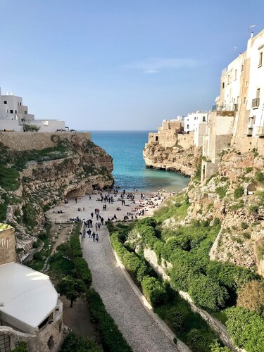 Iaru-Bed Experience House