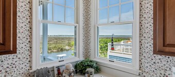 Skippers Landing: Canalfront | Private Boat Slip