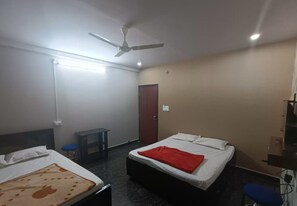 Deluxe Quadruple Room - Goroomgo Banglore Residency Banglore (Bengaluru)