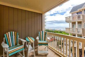Property grounds - 🌊🌴Salty Hammocks B6: Ocean Views | Community Pool | Two Balconies (Carolina Beach)