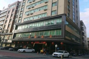 Unclassified image, 5 of 42, button - Caiyang Hotel (Haifeng)