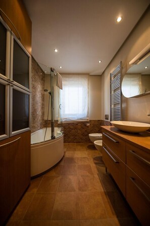 Apartment | Bathroom