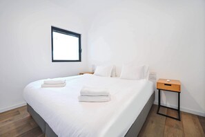 2 chambres, bureau, fer et planche à repasser, accès Internet