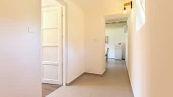 Family Townhome, Multiple Bedrooms (Country House Badacsony) | Interior