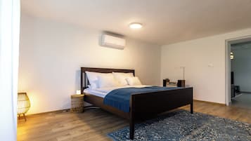 Family Townhome, Multiple Bedrooms (Country House Badacsony) | 1 bedroom, iron/ironing board, free WiFi, bed sheets