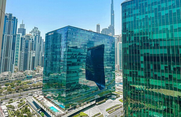 Comfort Studio | Balcony view - HiGuests - Ahad Residences (Madinat Zayed)