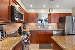 Condo, 2 Bedrooms | Private kitchen | Coffee/tea maker, fridge, oven, toaster - Makena Surf, #g-103 2 Bedroom Condo by RedAwning (Kihei)