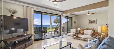 Condo, 2 Bedrooms | Living area