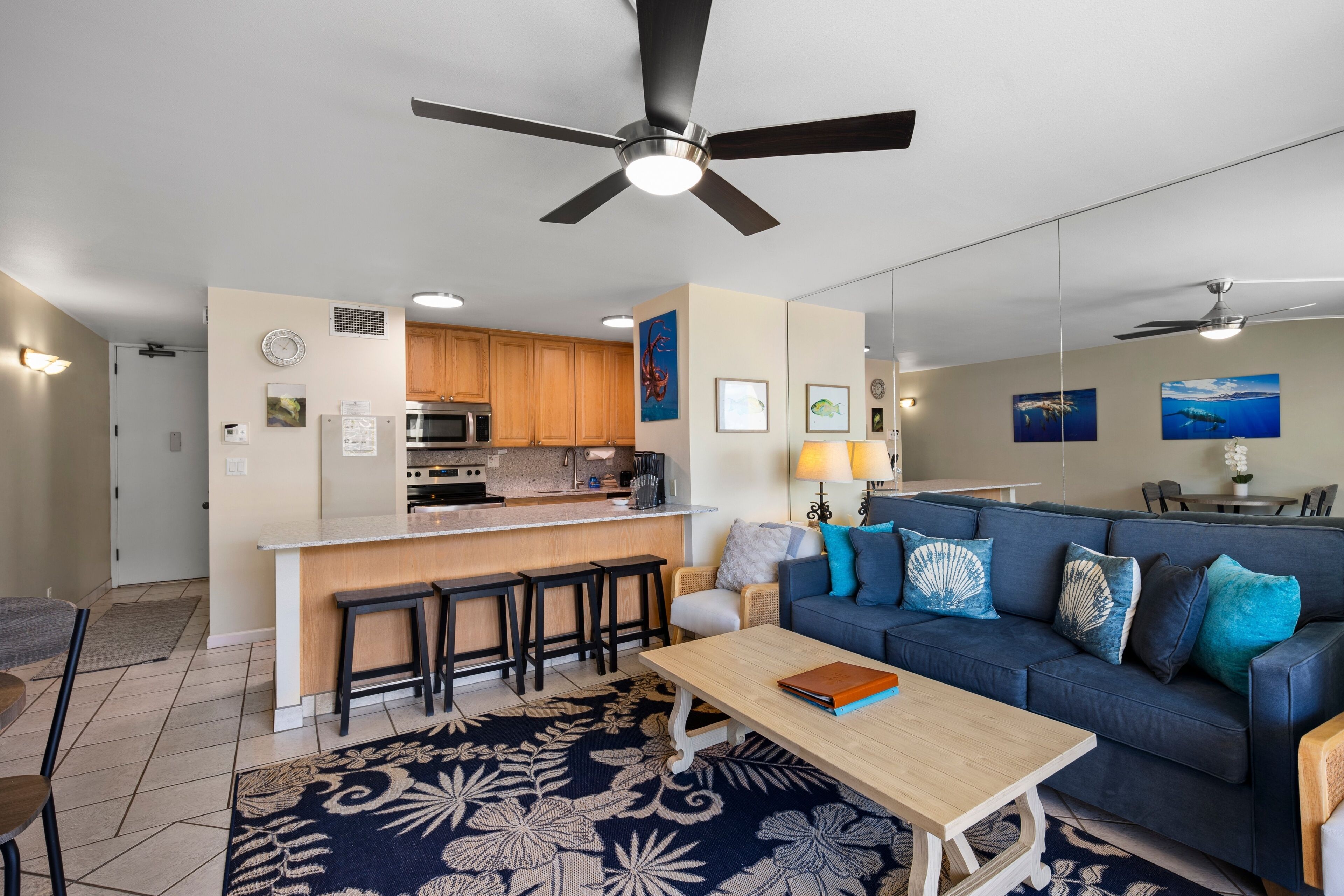 Condo, 1 Bedroom | Living area