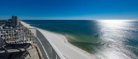 Appart'hôtel, 4 chambres | Enceinte de l’hébergement