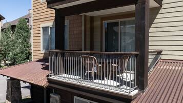 Condo, 2 Bedrooms | Exterior