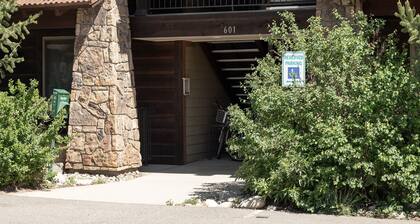 Trailhead Lode 621 2 Bedroom Condo by RedAwning