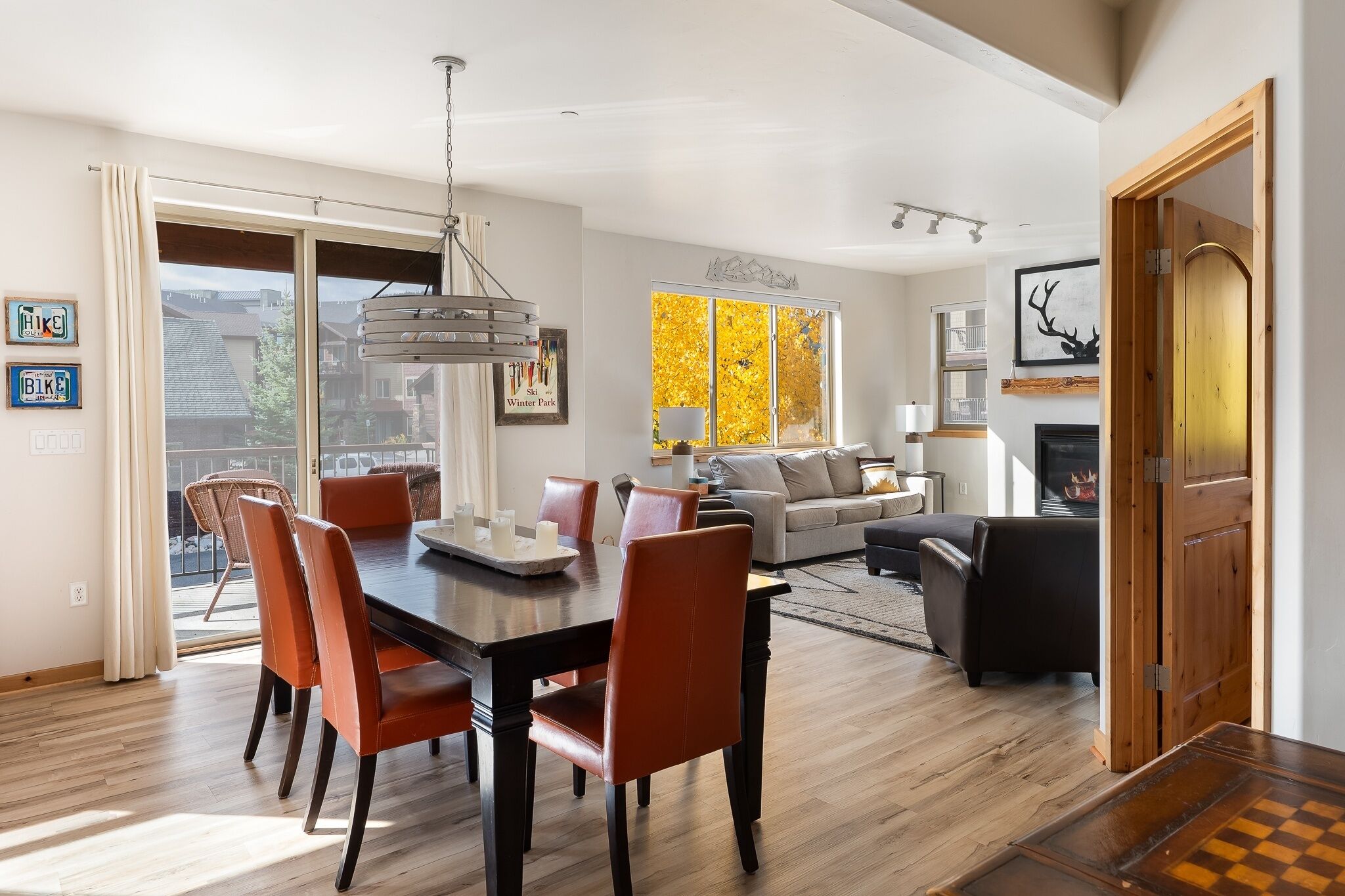 Condo, 2 Bedrooms | Living area