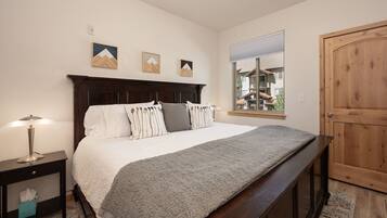 Appartamento, 2 camere da letto | 2 camere, postazione laptop, Wi-Fi gratuito