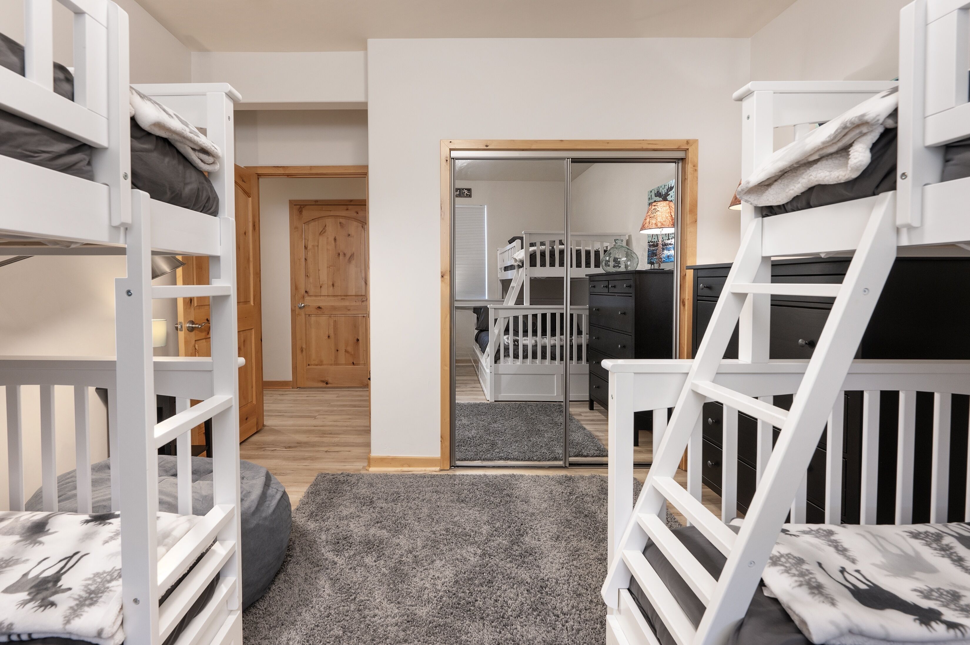 公寓式客房, 2 间卧室 | 2 多间卧室、笔记本电脑工作区、免费 WiFi