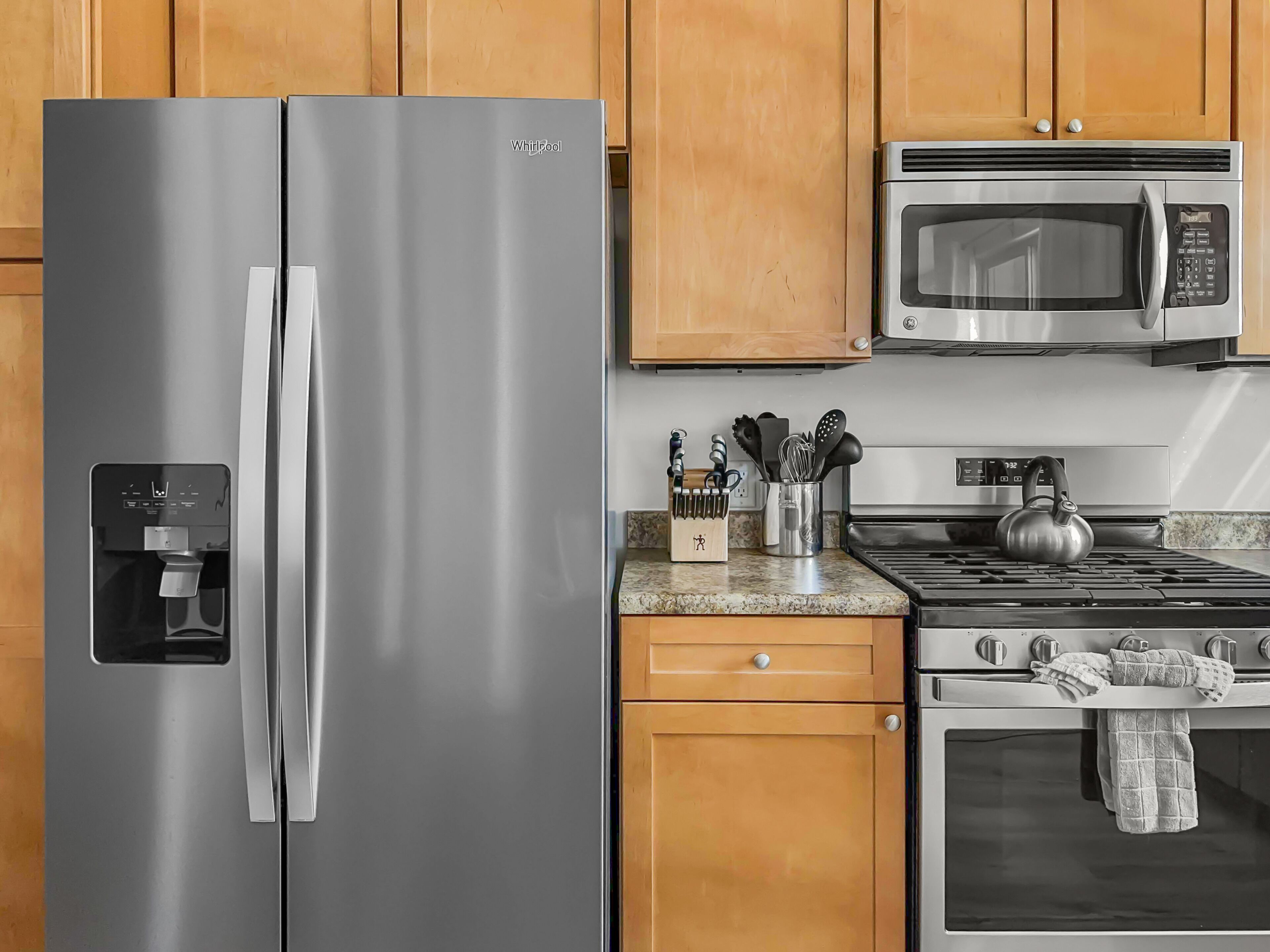 Condo, 2 Bedrooms | Private kitchen | Fridge, oven, coffee/tea maker, toaster