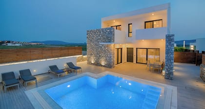 Luxury Villa with Private Swimming Pool & BBQ, 5 Min. From Prasonisi Beach!