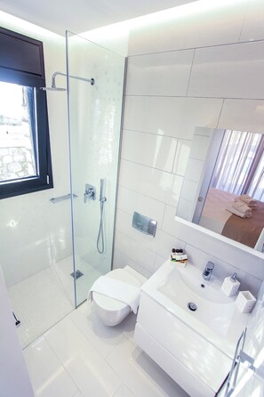 Hair dryer, towels - New Luxury Villa with Private Swimming Pool & BBQ, 5 Min. From Prasonisi Beach! (Rhodes)