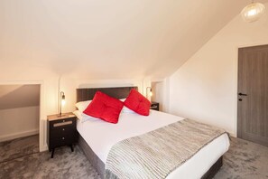 2 Schlafzimmer, Schreibtisch, Reisekinderbett, kostenloses WLAN