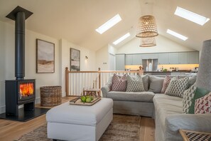 TV, fireplace - Garden Cottage (Brancaster), Brancaster, Norfolk (Brancaster)