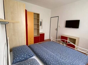 Apartment (Apartments Lucija & Andora - Comfort ) | 6 bedrooms, bed sheets - Apartments Lucija & Andora (Kastela)