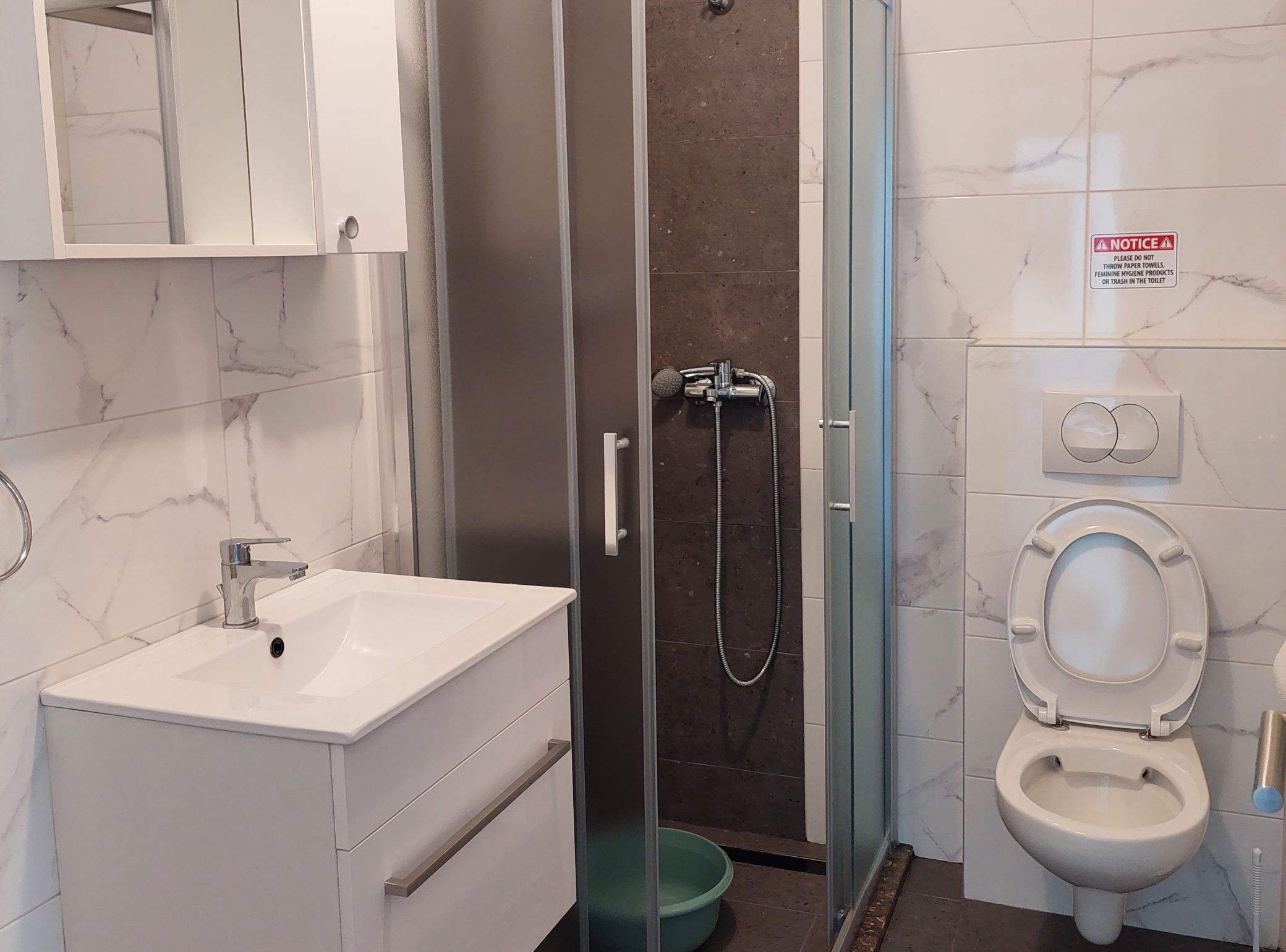 Appartement (Beach House Žuljana - Two Bedroom Ap) | Salle de bain | Douche, serviettes fournies