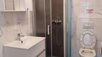 Appartement (Beach House Ćœuljana - Two Bedroom Ap) | Salle de bain | Douche, serviettes fournies
