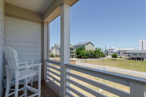 Property grounds - Shearer Paradise: New Construction Home with community pool! (Carolina Beach)