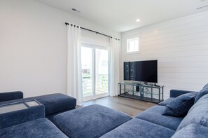 Smart TV - Shearer Paradise: New Construction Home with community pool! (Carolina Beach)