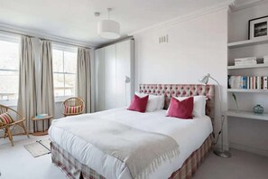 2 chambres, fer et planche à repasser, accès Internet, draps fournis