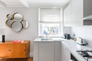 Kühlschrank, Ofen, Herdplatte, Geschirrspüler