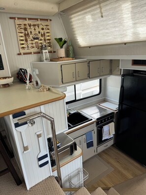 冰箱、烤箱、炉灶、茶具/咖啡用具