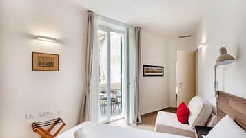 Iron/ironing board, free WiFi, bed sheets